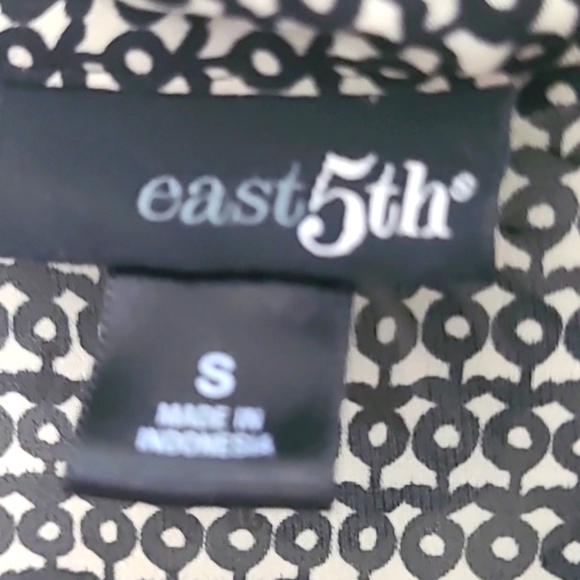 Blouse short sleeve ruffle button down black white print built in camisol Small - Picture 6 of 7